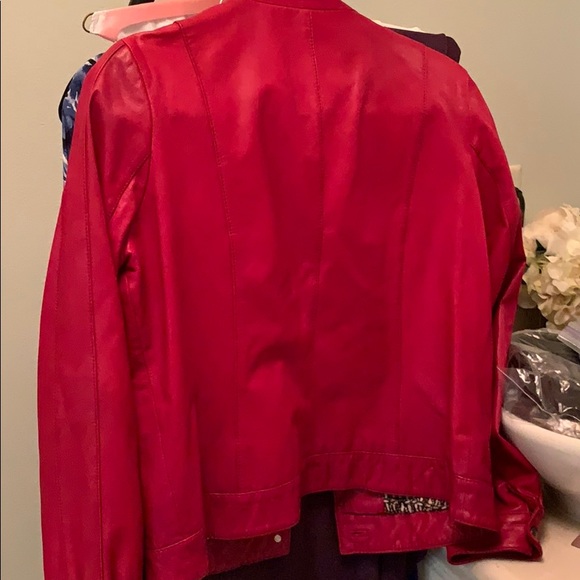 Red leather jacket - Picture 3 of 3